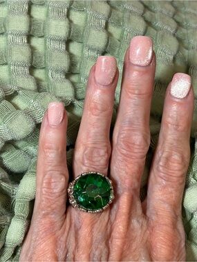 Vintage-Inspired Green Crystal Cocktail Ring - Unbranded - Size 6